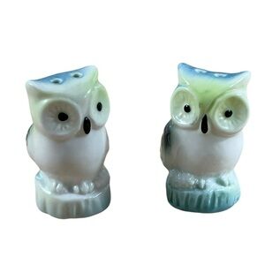 Whimsical Owl Salt & Pepper Shaker Set from Cracker Barrel 2 1/8” tall mini set